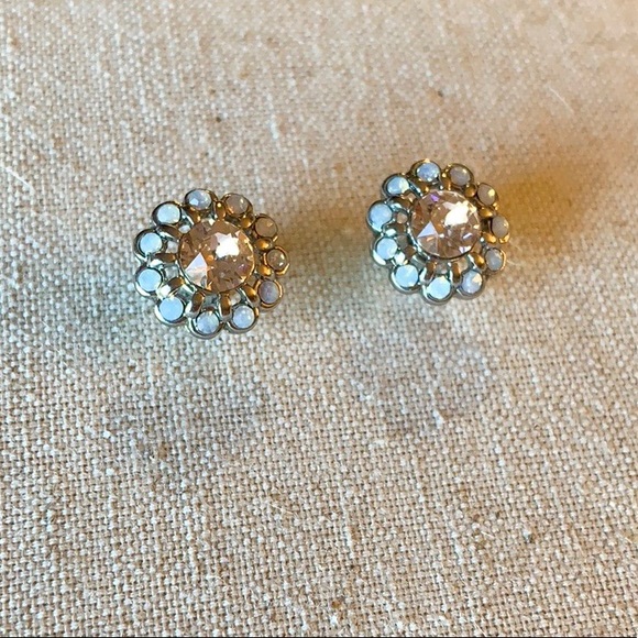 Celestial Frost Stud - Picture 4 of 4